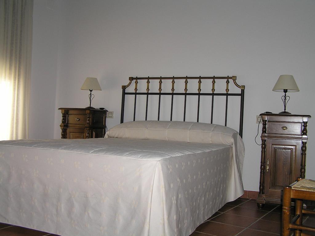 Casa Rural Tia Tomasa Мальпартида-де-Пласенсия Номер фото